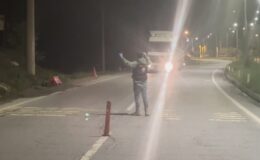 Tırın dorsesindeki gizli bölmede 42 düzensiz göçmen yakalandı