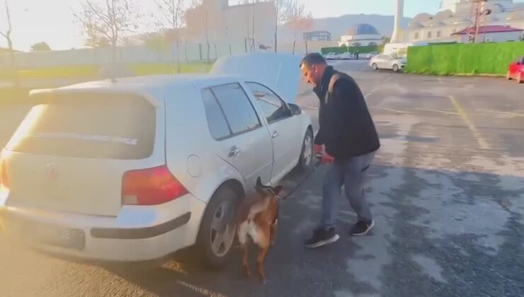 Otomobilde gizlenmiş uyuşturucuyla yakalanan 2 kişi tutuklandı