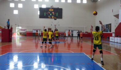 Van ve Urfa’yı set vermeden eleyen takım finale yükseldi