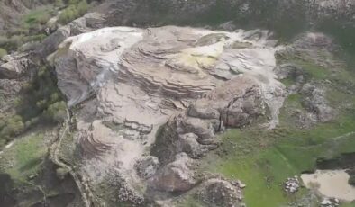 Van’ın Pamukkale’si baharda ziyaretçilerin akınına uğruyor