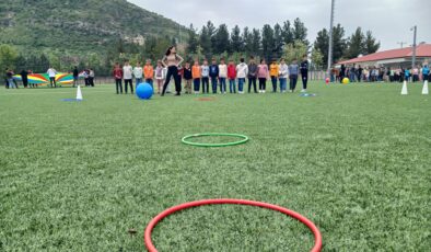 Hazro’da Çocuk Atletizm Şenliği renkli görüntülere sahne oldu