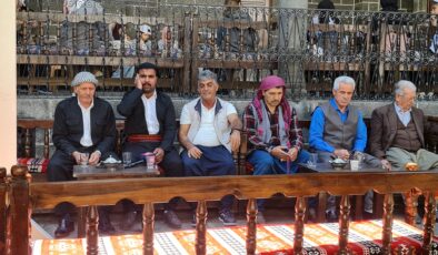 Dengbêjler, Diyarbakır’da kadim bir kültürü yaşatmaya devam ediyor