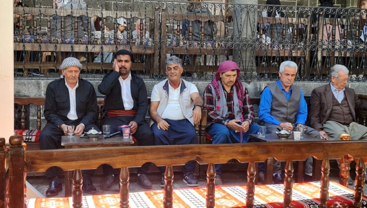 Dengbêjler, Diyarbakır’da kadim bir kültürü yaşatmaya devam ediyor