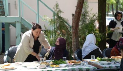 Eş Başkan Ayaz, Anneler Günü Etkinliğinde Kadınlarla Buluştu