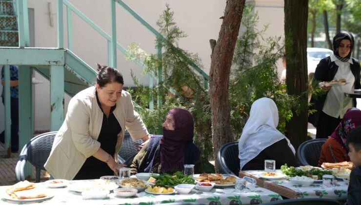 Eş Başkan Ayaz, Anneler Günü Etkinliğinde Kadınlarla Buluştu