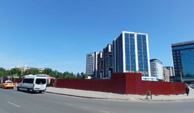 Depremde yıkılan Galeria’nın yerinde hareketlilik: İnşaat başlıyor