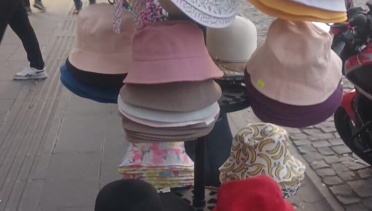 Yaz geldi, Diyarbakır’da şapkalara rağbet arttı