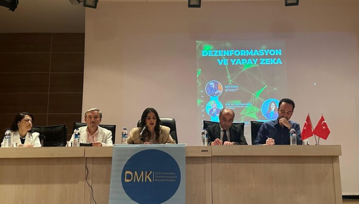 DÜ’de “Dezenformasyon ve Yapay Zeka” Paneli düzenlendi