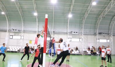 Hazro’da Kurumlar Arası Voleybol Heyecanı başladı