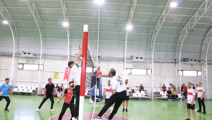 Hazro’da Kurumlar Arası Voleybol Heyecanı başladı