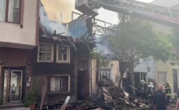 Darıca’da itfaiye personeli yaralandı: Yangında ev çöktü