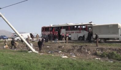 Van’da feci kaza: Yolcu otobüsü devrildi, 28 kişi yaralandı