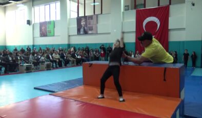 Sarıkamış’ta çocuklar müzikteki yeteneklerini sergiledi