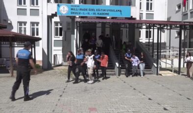 Özel gereksinimli öğrenciler polis rehberliğinde “üniversiteli” oldu