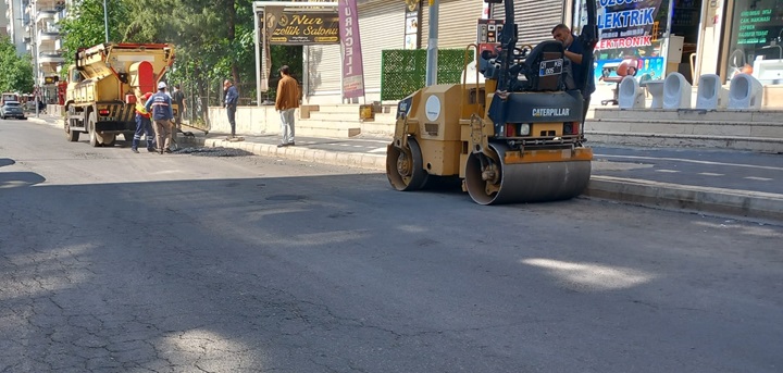 Kayapınar’da asfalt yaması başladı