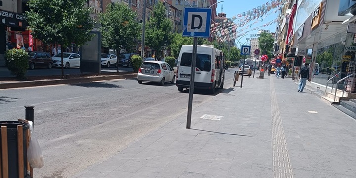 Sıcaklar  başladı duraklar halen  yapılmadı