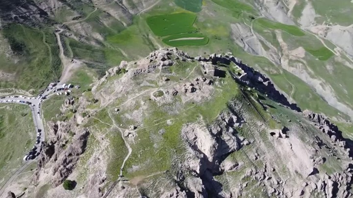 Tarihi Palu Kalesi’nde kazı çalışması başlatıldı