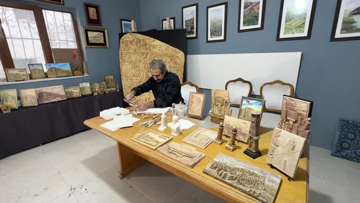 Elazığ’ın tarihi ve kültürünü sanat eserleriyle dünyaya tanıtıyor