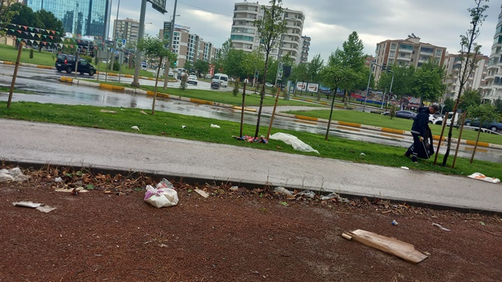 Kayapınar’da fırtına sonrası temizlik!