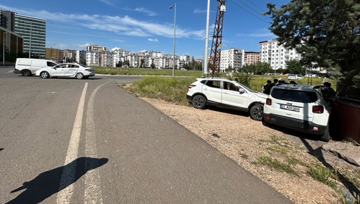 Okul önünde zincirleme kaza!