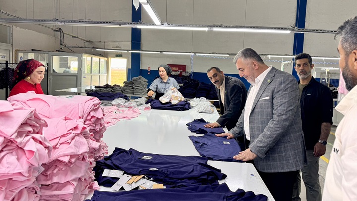 HÜDA PAR’dan Çınar’da tekstil fabrikasına ziyaret