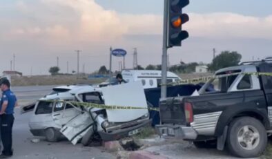 Trafik kazasında sürücü ile eşi yaşamını yitirdi