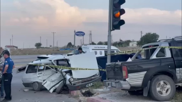 Trafik kazasında sürücü ile eşi yaşamını yitirdi