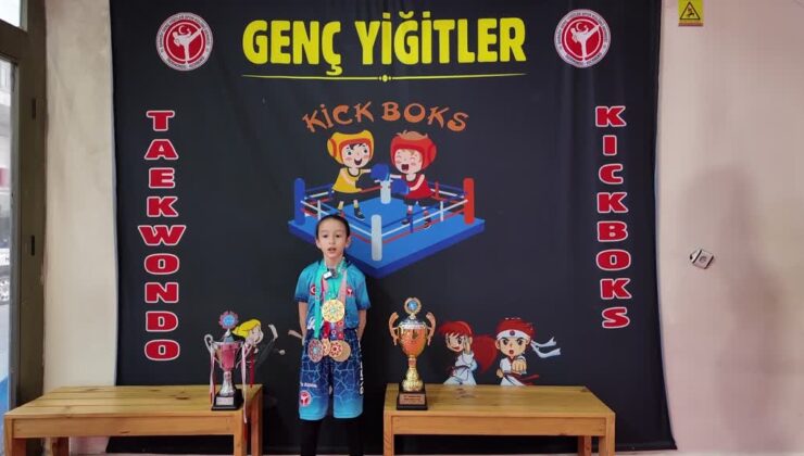 Minik sporcular Dünya Şampiyonasından madalyayla döndü