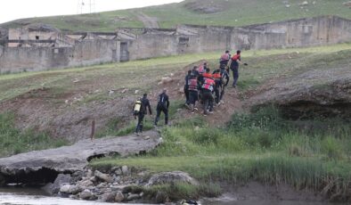 Siirt’te Kezer Çayı’na giren çocuk yaşamını yitirdi