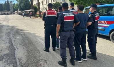 Silah kaçakçılığı operasyonunda 2 zanlı tutuklandı