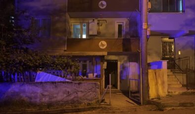 Silahla karnından yaralanmış halde bulunan kadın hastaneye kaldırıldı