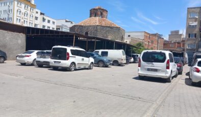 Eski İlçe Garajı Otopark Olarak İşlev Görüyor