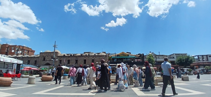 Sur’da Hafta Sonu Turist Bereketi