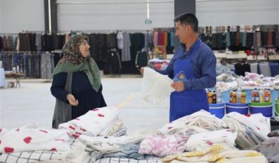 Van’da kapalı semt pazarı hizmete açıldı