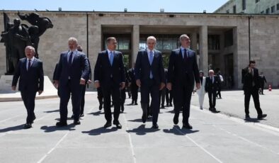 Kurtulmuş, “Türkiye’nin Sivil Anayasa Yolculuğu Projesi” kapanış programına katıldı