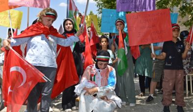 Adıyaman’da İsrail’in Gazze’ye saldırıları protesto edildi