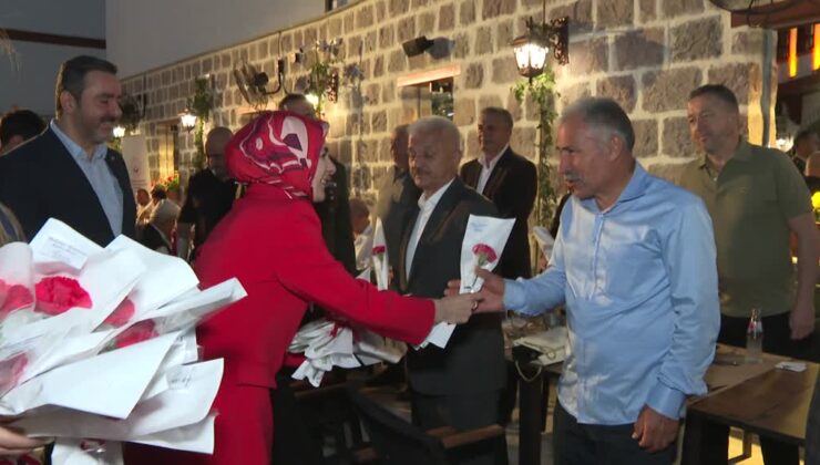 Aile ve Sosyal Hizmetler Bakanı Göktaş, şehit babaları ve gazilerle bir araya geldi