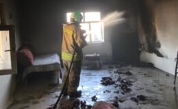 Alevlerin ortasında kaldı, kurtarılamadı