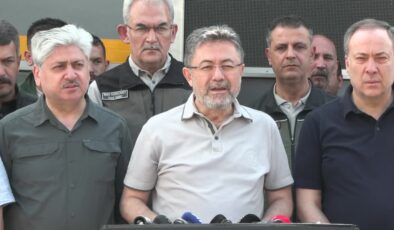 Bakan Yumaklı: Yangınlara 2 bin 300 sorti yapıldı
