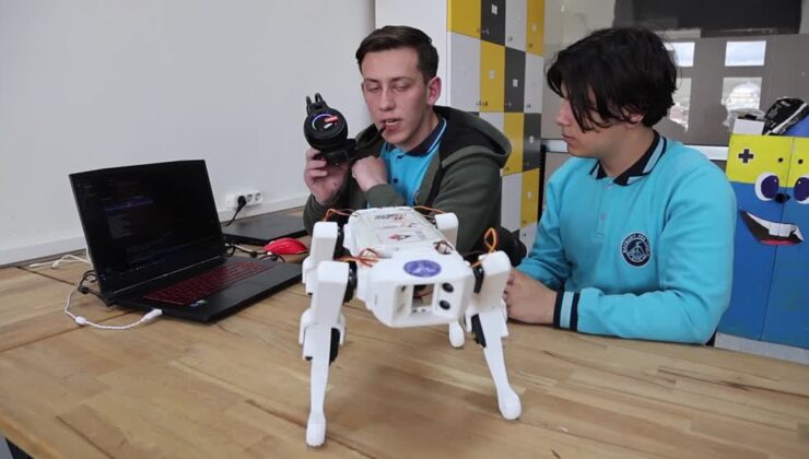 Bayburtlu lise öğrencileri görme engelliler için robot köpek yaptı