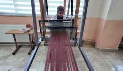 Beş kadın, ilmek ilmek dokuyarak kültürel mirası yaşatıyor
