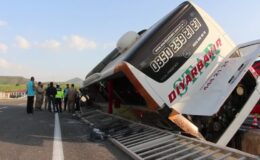 Bingöl’de devrilen yolcu otobüsündeki 3 kişi ağır yaralandı