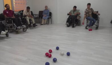 Serebral palsili öğretmen milli formayla dünya sahnesinde