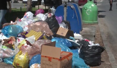 Çöp sorunu büyüyor, halk kötü kokuya tepkili