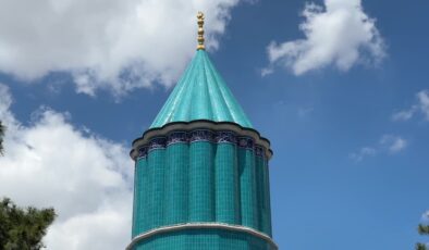 Büyük Selçuklu çinisiyle tarihi kubbeye imza attı