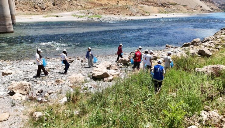 Dargeçit’te çöp toplama etkinliği gerçekleştirildi