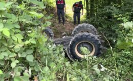 Devrilen traktörün altında kalan kadın öldü