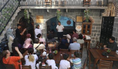 Diyarbakır’da Bilim Kafe etkinliğinde tümörün nasıl oluştuğu anlatıldı