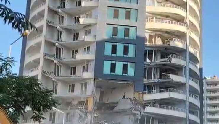 Diyarbakır’da ağır hasarlı bina yıkımında panik yaşandı