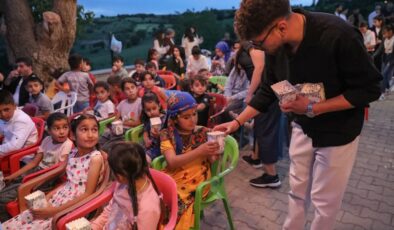 Diyarbakır’da kırsal çocuklara yıldızlar altında sinema
